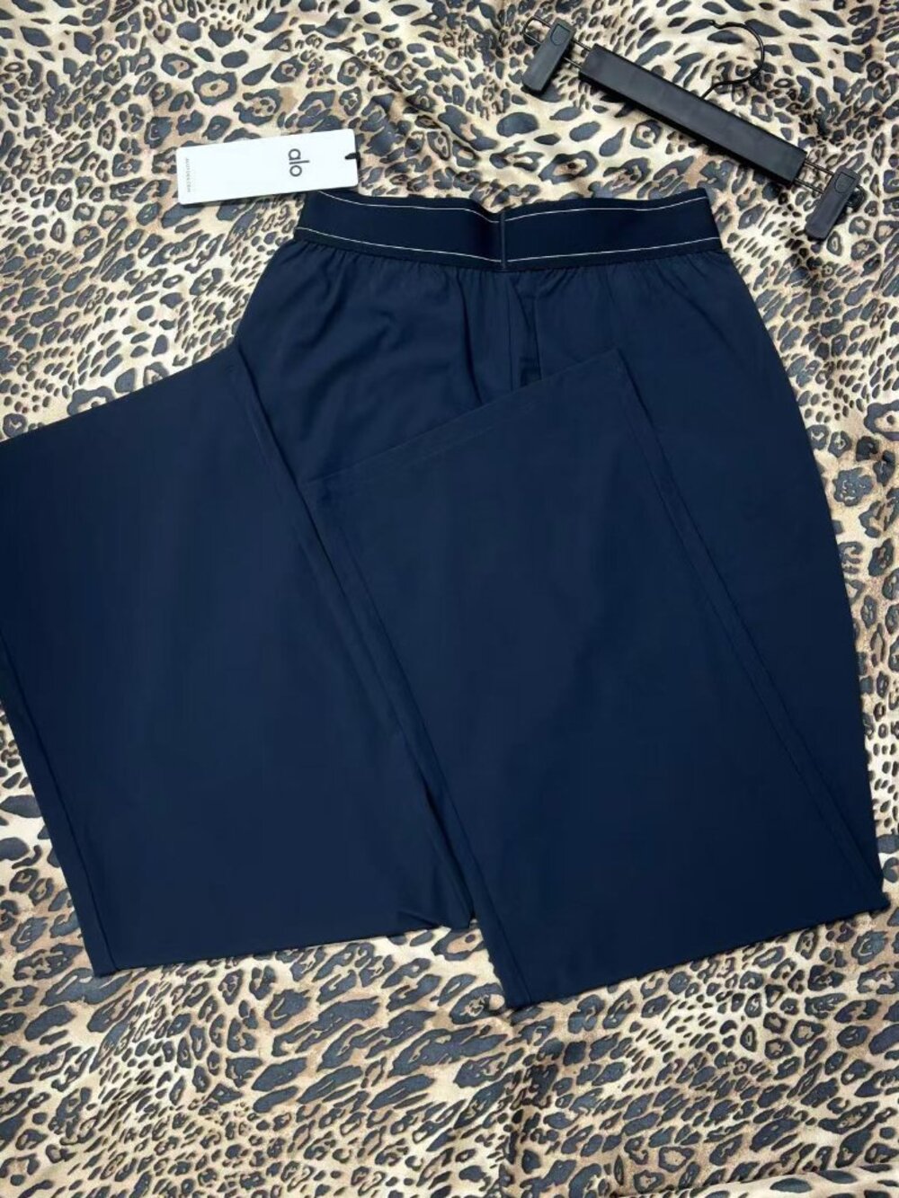 💙💜Alo Yoga Suit Up Navy Blue Trouser NWT (Regular 30" Inseam) - Picture 6 of 8